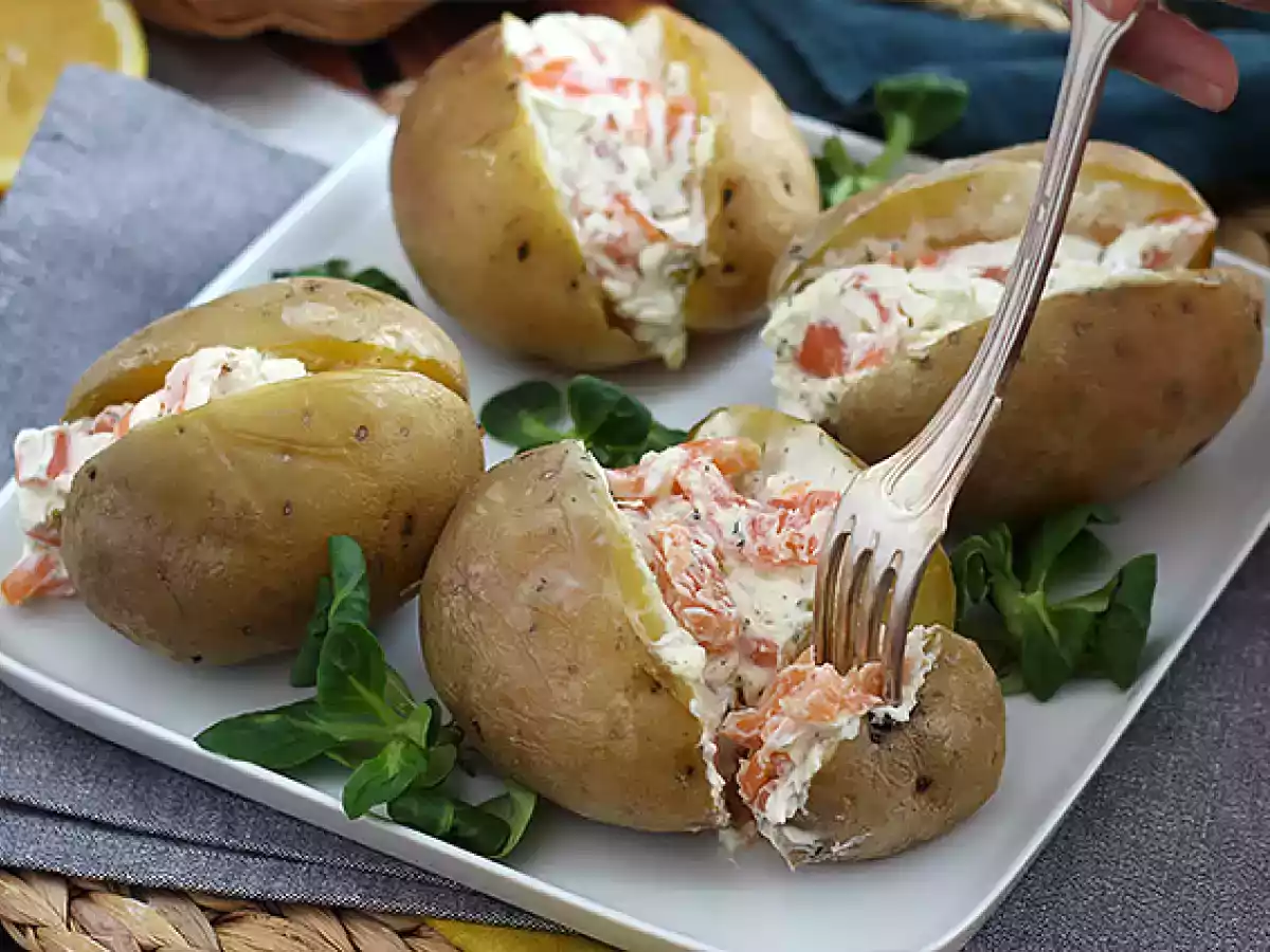 Stuffed potatoes with smoked salmon and cream cheese - photo 5