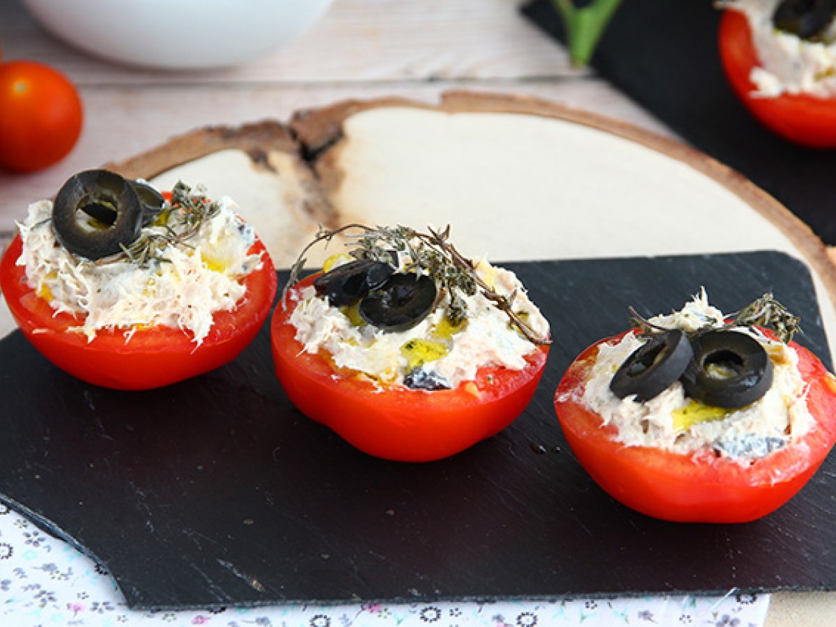 Stuffed tomatoes with tuna, cream cheese, and olives - photo 2