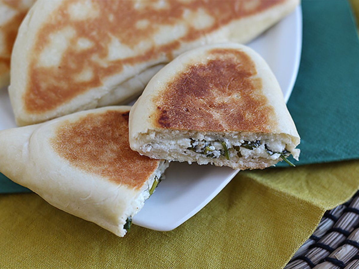 Stuffed Turkish crepes with feta and lemon - Gözleme - photo 5