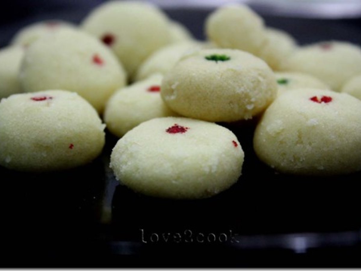 Sugee Cookies