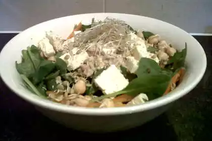 Summer salad with chicken and peppers