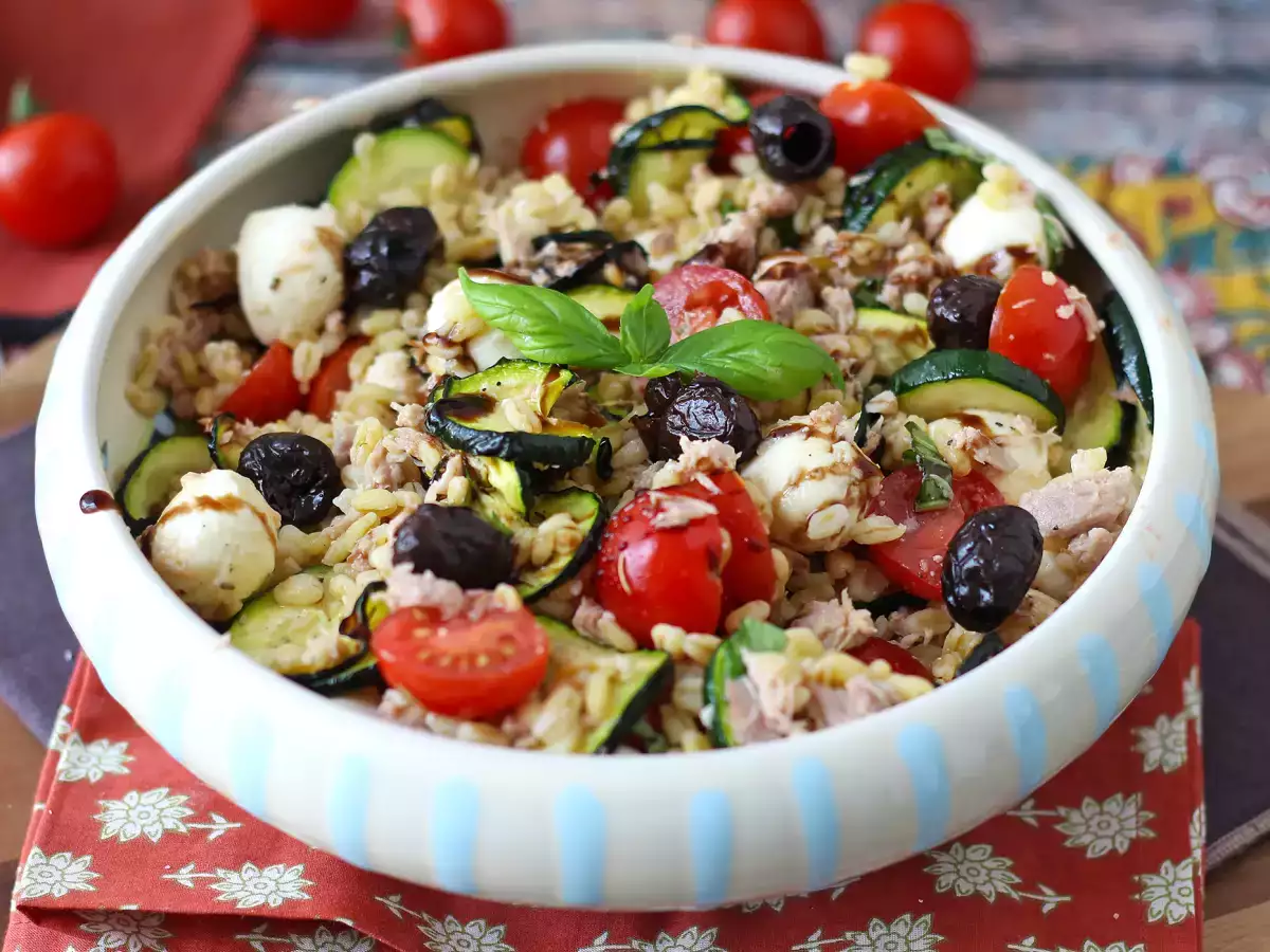 Summer wheat salad with tuna and mozzarella - photo 2