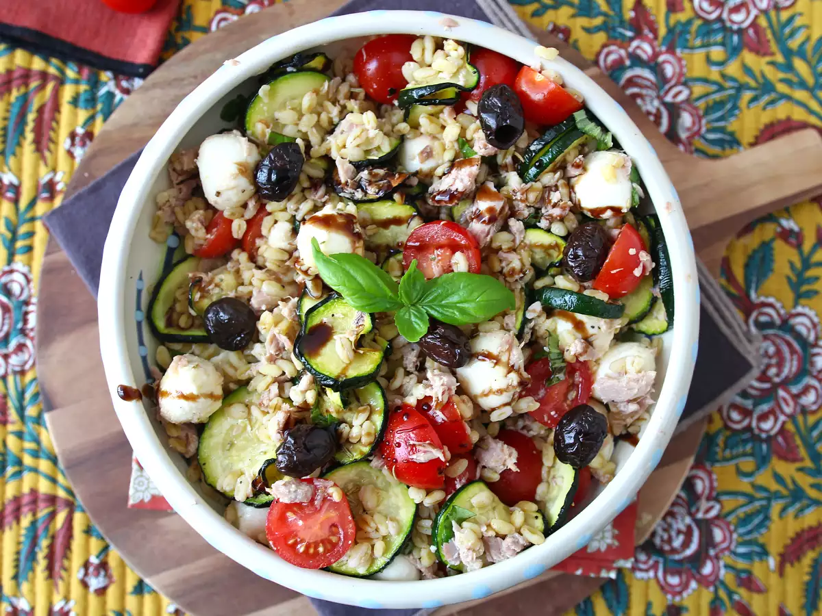 Summer wheat salad with tuna and mozzarella - photo 4
