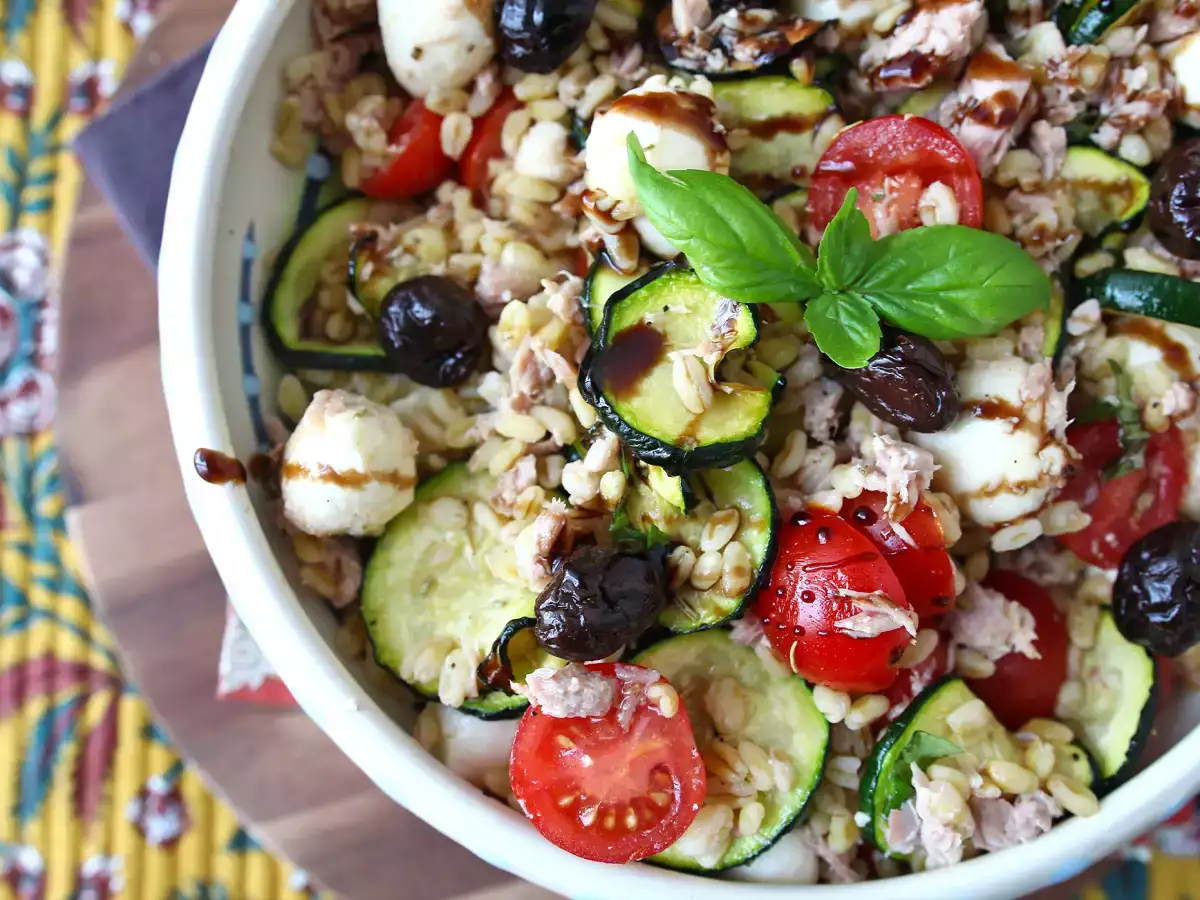 Summer wheat salad with tuna and mozzarella - photo 5