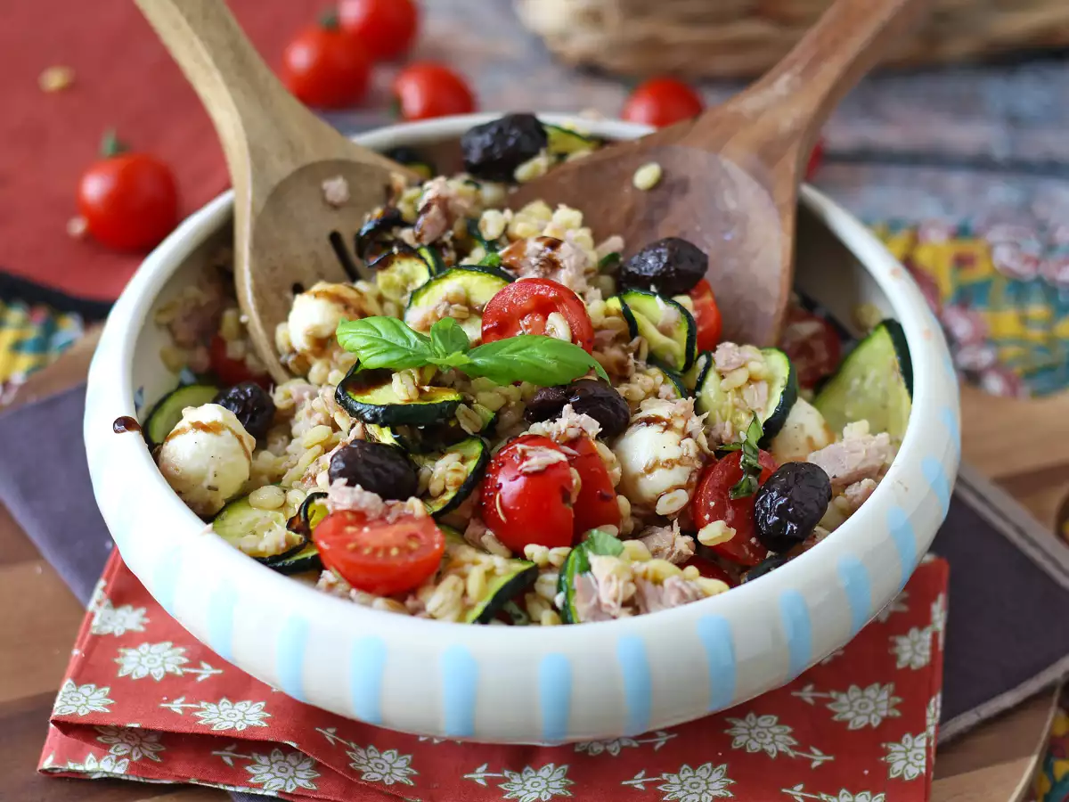 Summer wheat salad with tuna and mozzarella - photo 6