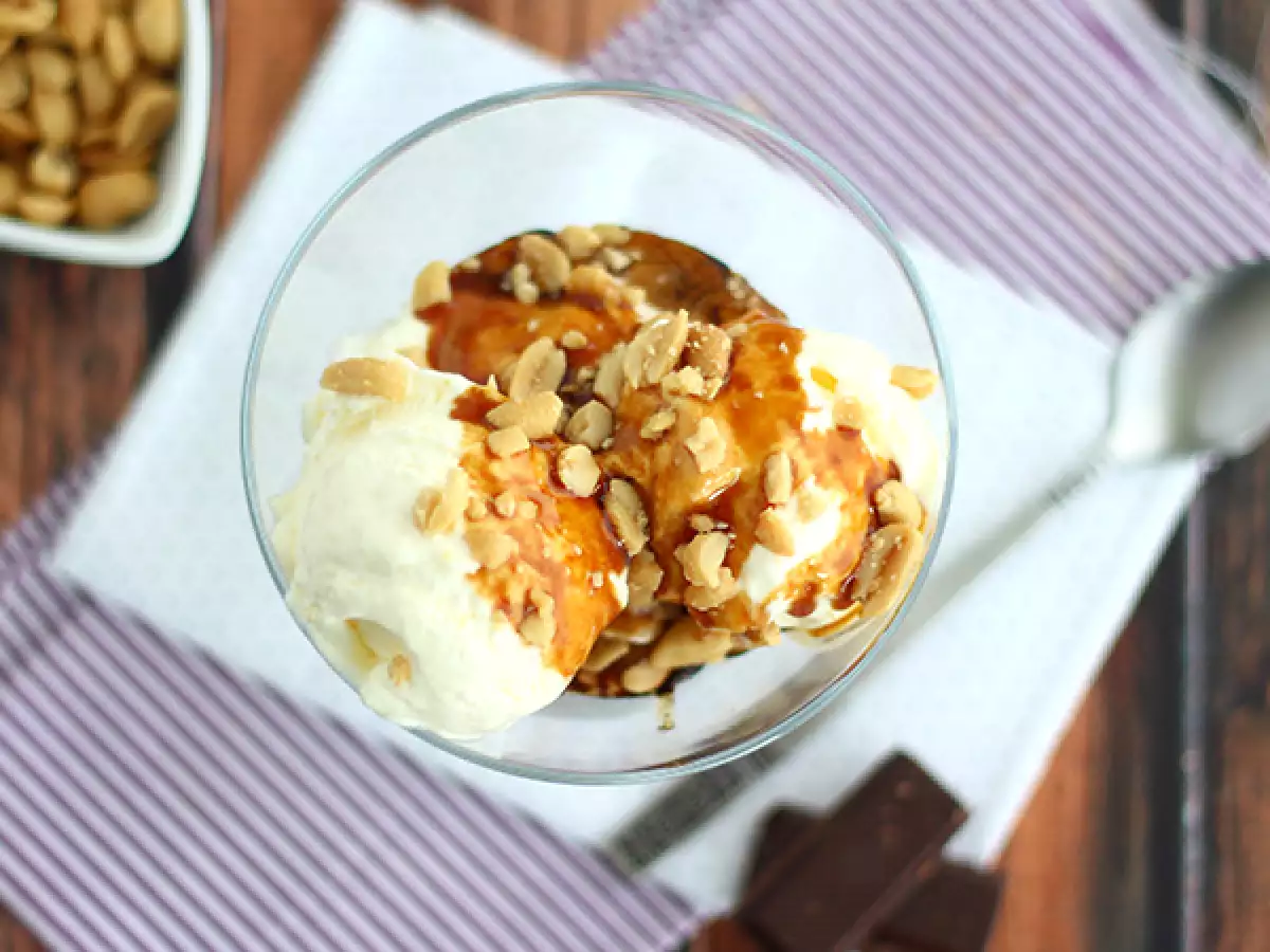 Sundae, the sweet American ice cream dessert - photo 2