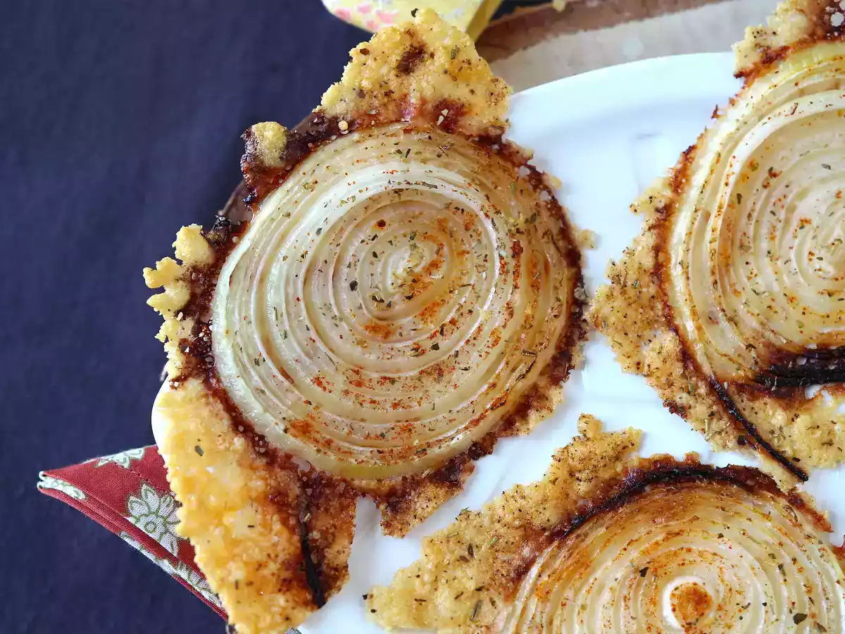Super crispy homemade onion and parmesan chips - photo 3