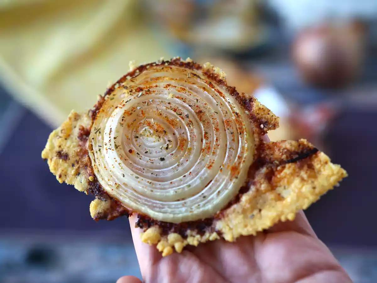 Super crispy homemade onion and parmesan chips - photo 5