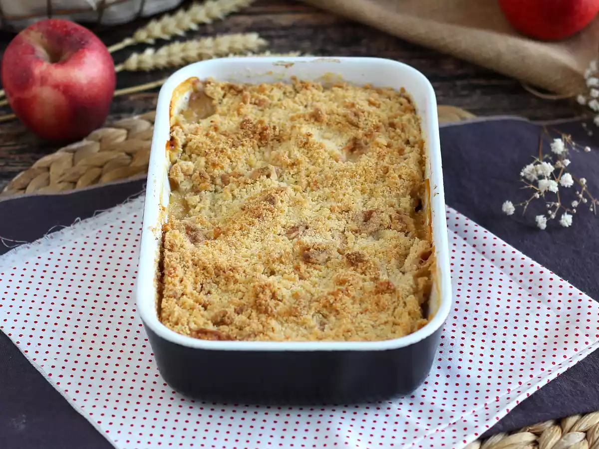 Super easy apple crumble