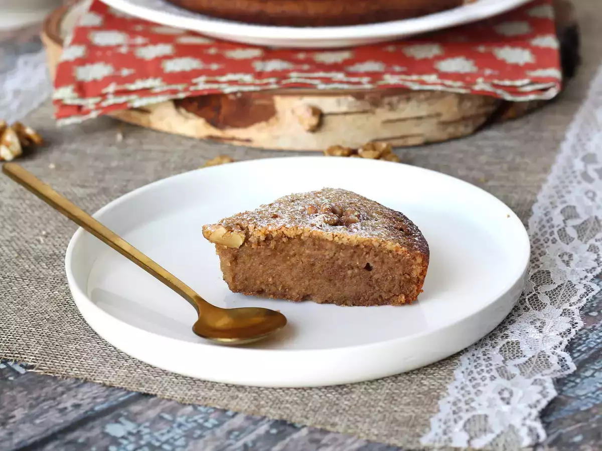 Super-easy walnut cake with just 4 ingredients - photo 5