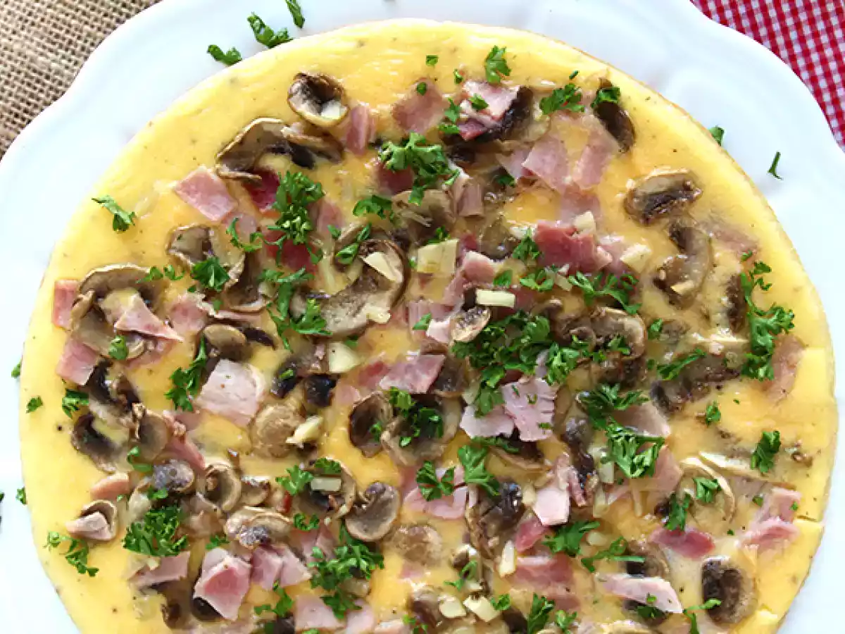 Super simple mushroom, ham, and parsley omelette - photo 2