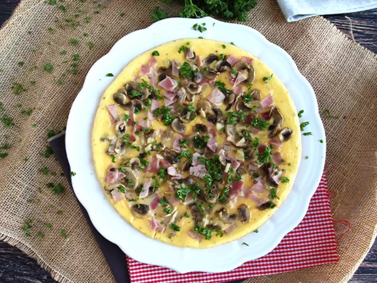 Super simple mushroom, ham, and parsley omelette - photo 3