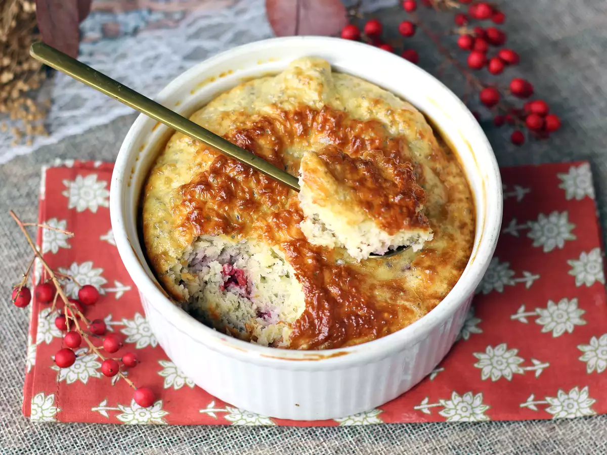 Super-simple red fruit protein cake - photo 4