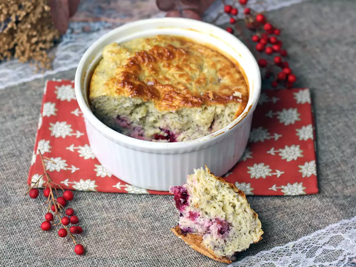 Super-simple red fruit protein cake - photo 5