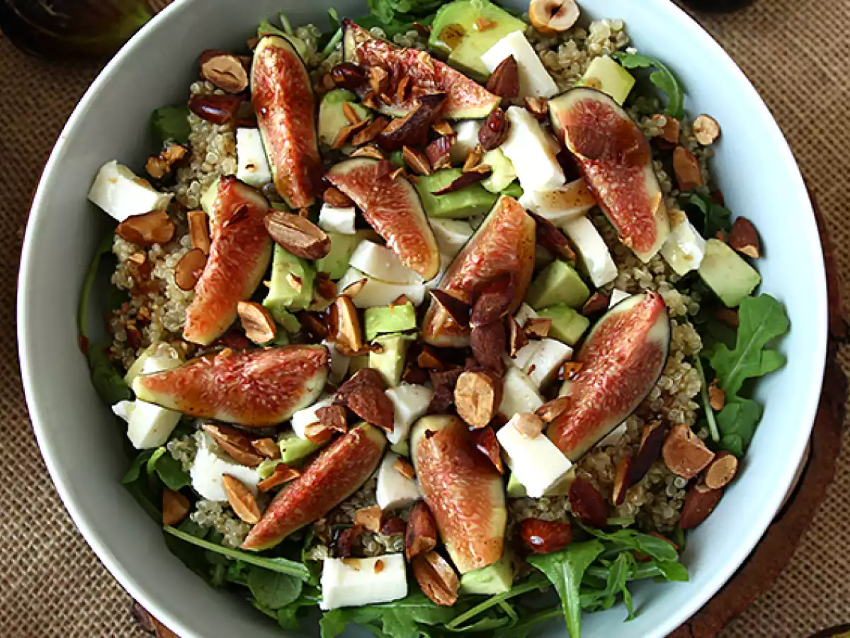 Sweet and savory fig, arugula, quinoa, mozzarella, and avocado salad - photo 4