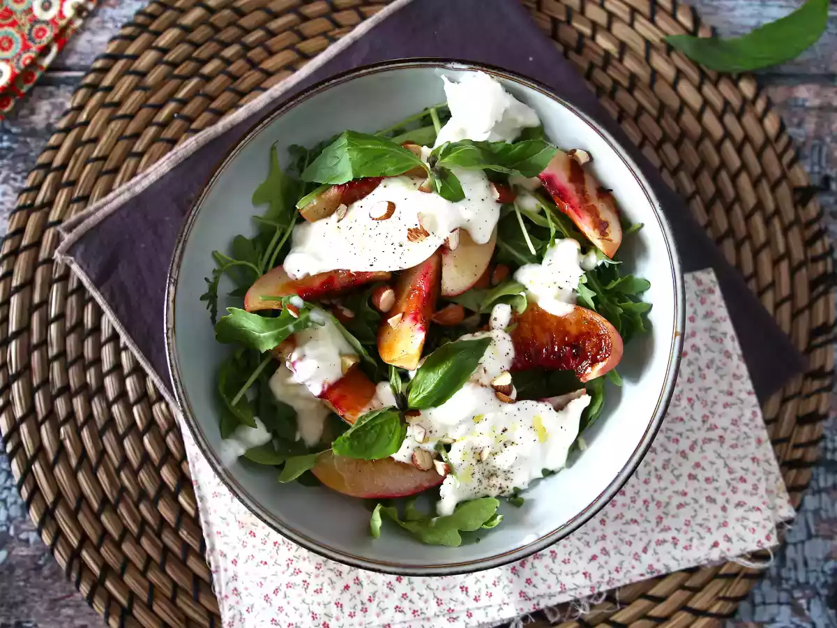 Sweet and sour salad with roasted peaches and burrata ! - photo 2