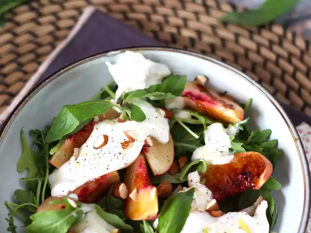 Sweet and sour salad with roasted peaches and burrata ! - photo 4