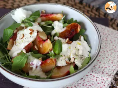 Sweet and sour salad with roasted peaches and burrata !