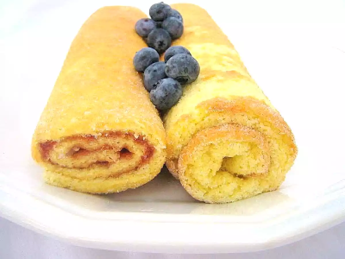 Swiss Roll Ice Cream Bombe (Daring Bakers) - photo 4
