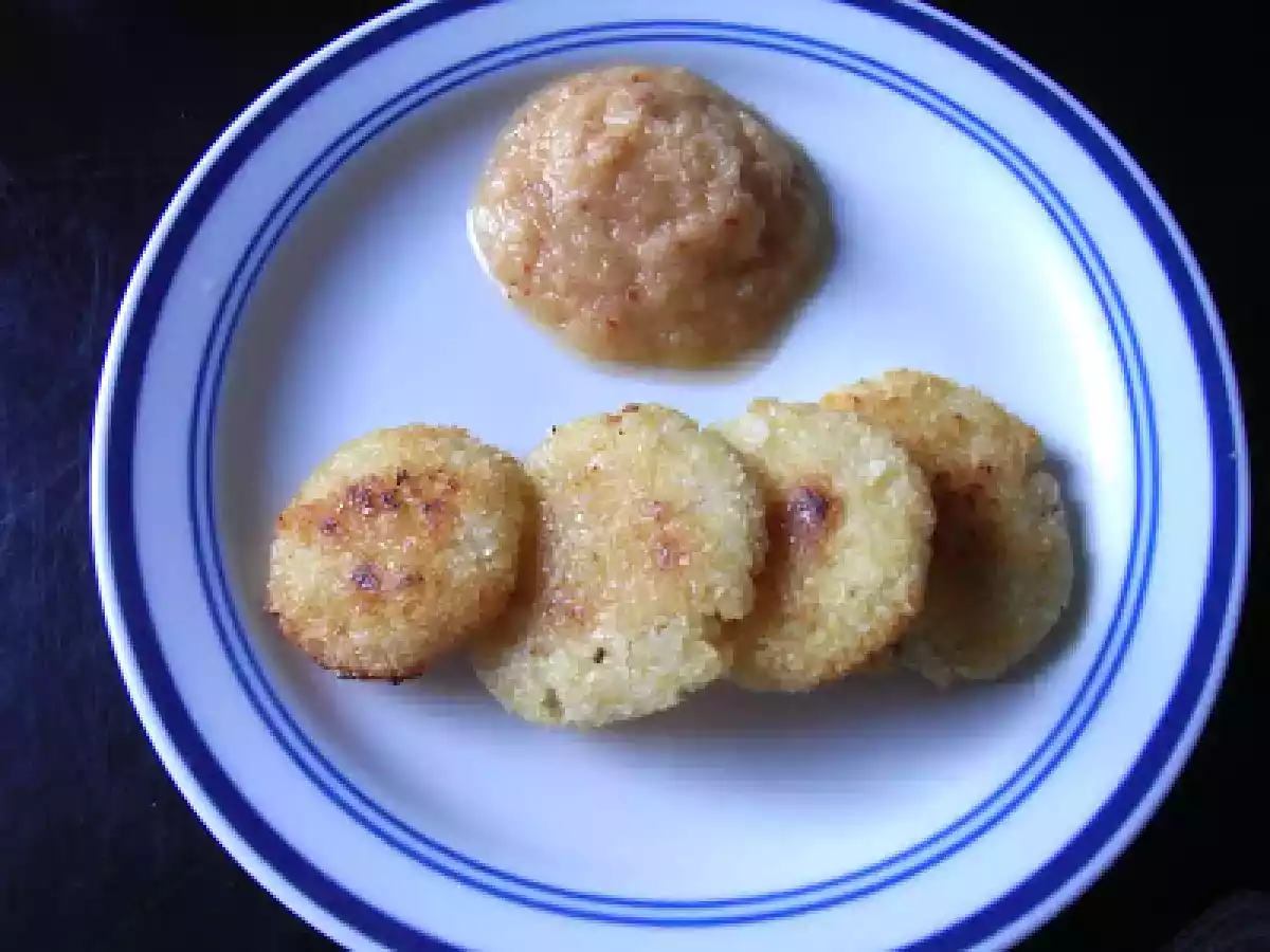 Tabil Billalu (Toor Dhal & Rice Patties) with Onion Chuttney