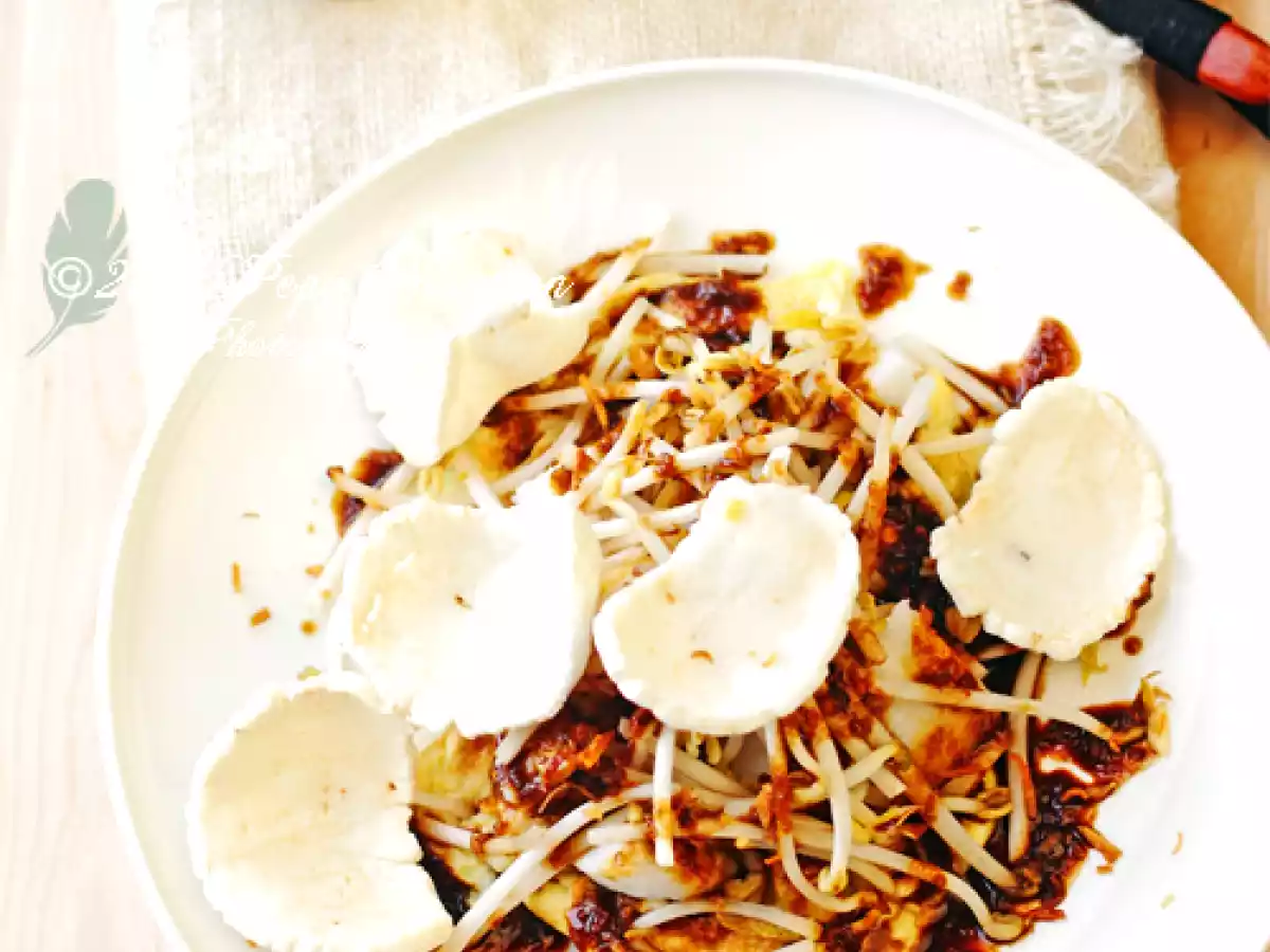 Tahu Tek (Surabaya Style Tofu and Bean Sprout Salad with Dark Peanut Sauce) Recipe