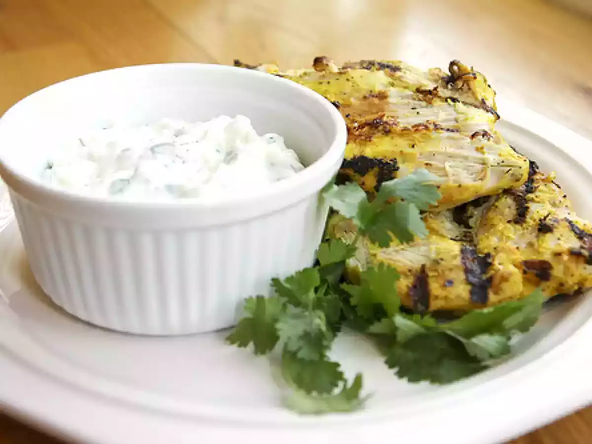 TANDOORI CHICKEN WITH YOGURT SAUCE