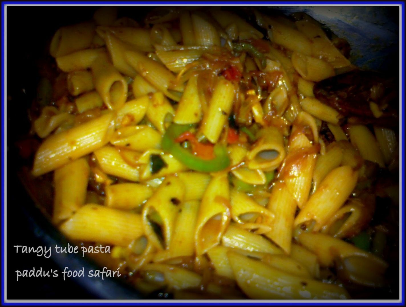 Tangy tomato garlic tube pasta - Recipe Petitchef