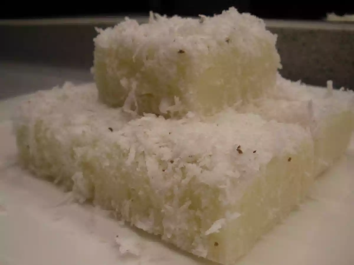 Tapioca Cake with Coconut Topping - photo 2