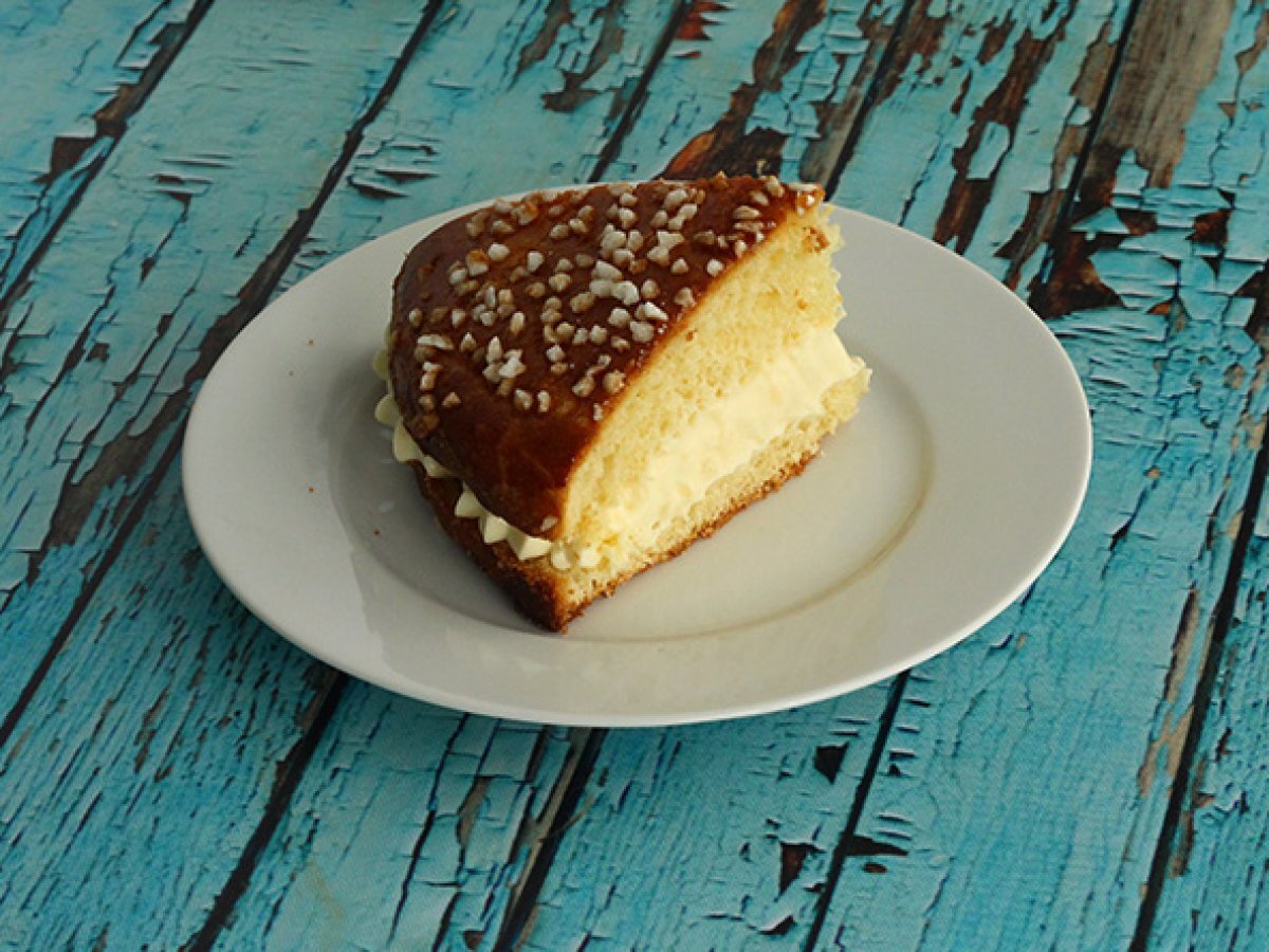 Tarte tropézienne, a French brioche dessert - photo 4