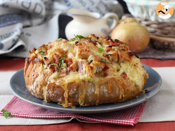 Tartiflette-style stuffed hedgehog bread - photo 4