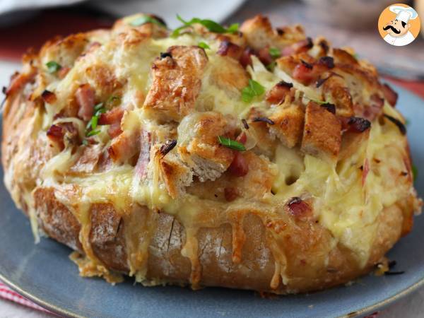 Tartiflette-style stuffed hedgehog bread - photo 5