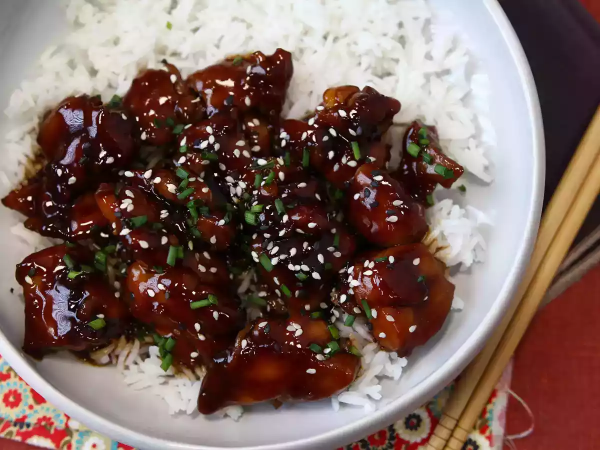 Teriyaki chicken, the sweet and savory japanese sauce!