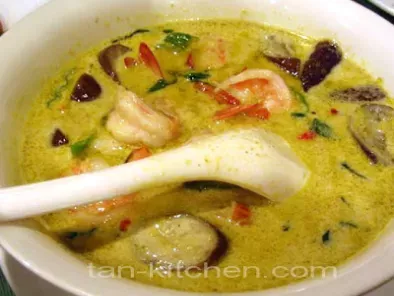 Thai green curry with shrimp (Kaeng Khiao Wan Goong)