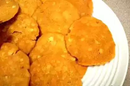 Spicy rice flour patties recipe (thattai/kara thattai)