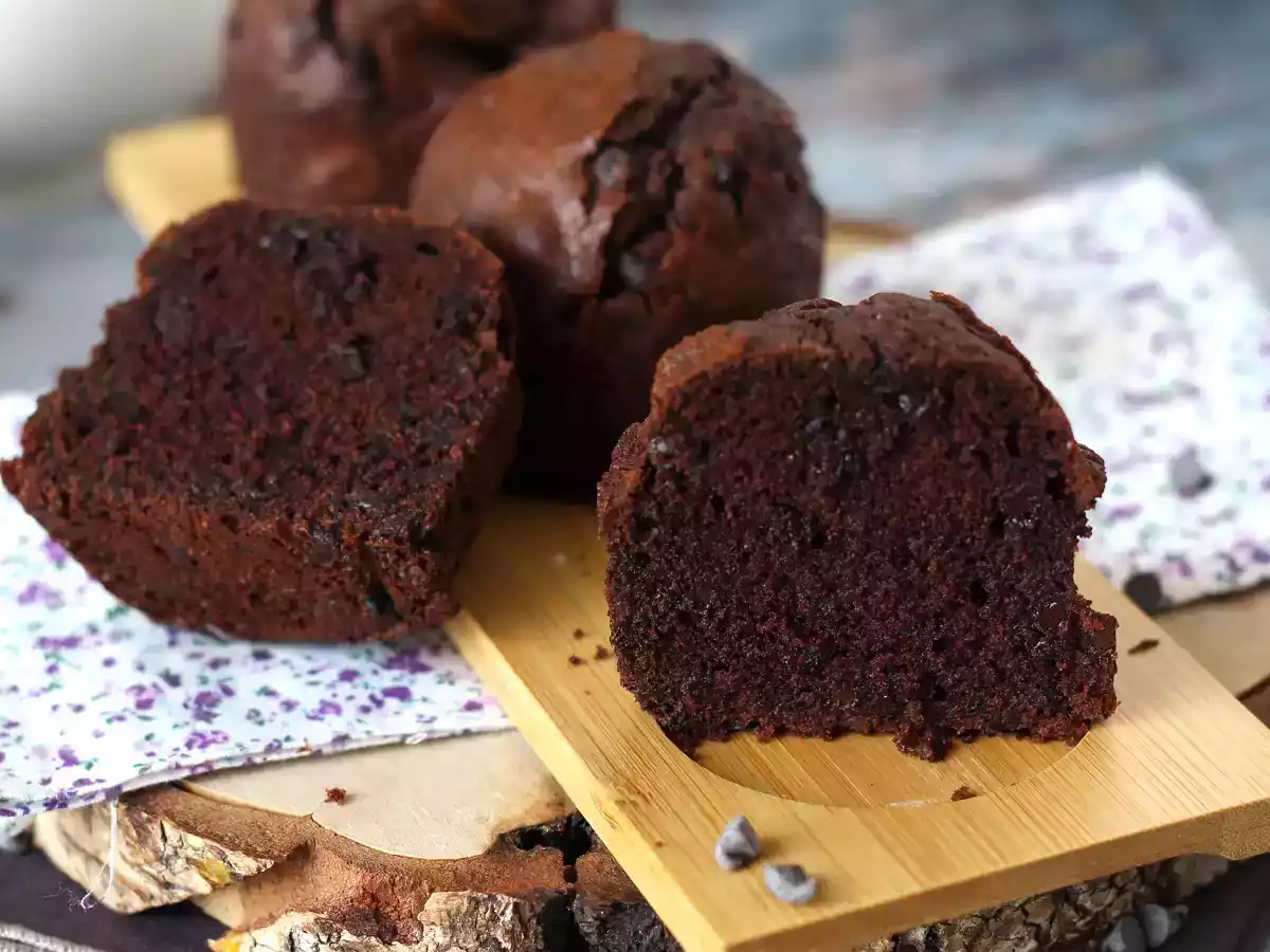 The best chocolate muffins: huge and fluffy - photo 6