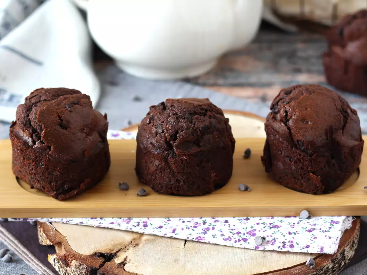 The best chocolate muffins: huge and really moist