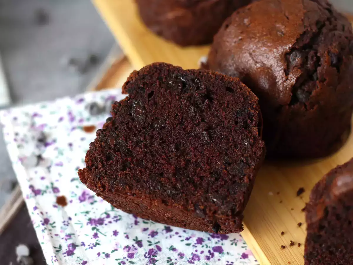 The best chocolate muffins: huge and really moist - photo 2