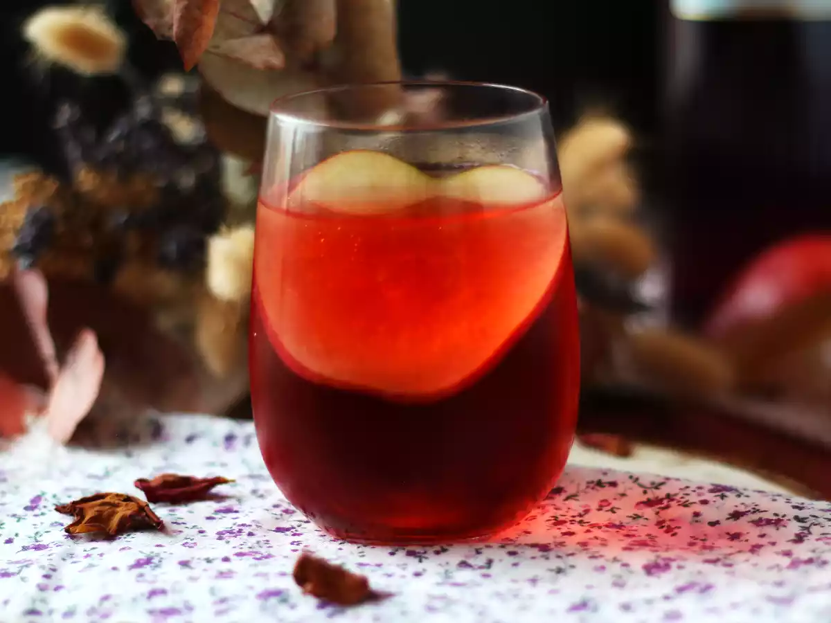The perfect cocktail for valentine's day, the cranberry spritz! - photo 2