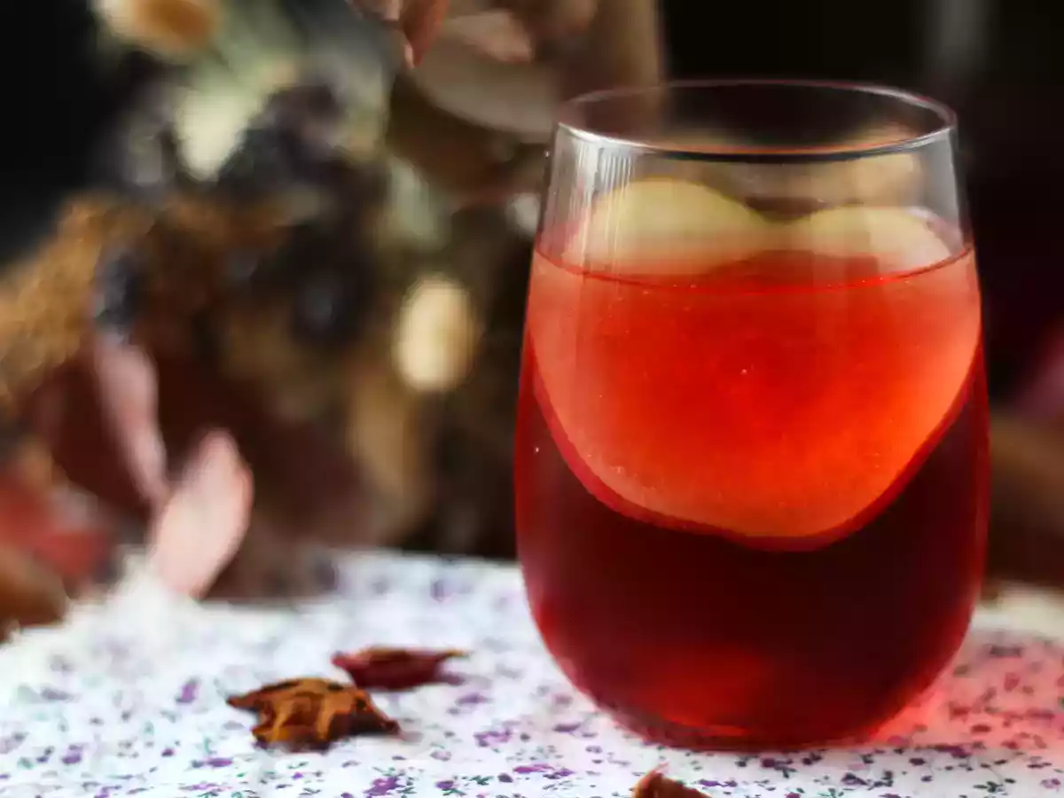 The perfect cocktail for valentine's day, the cranberry spritz! - photo 3