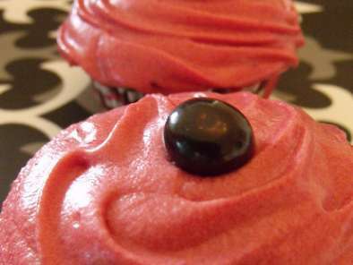 The Vegan RasMataz: Raspberry-Mocha Cupcakes with Raspberry Frosting
