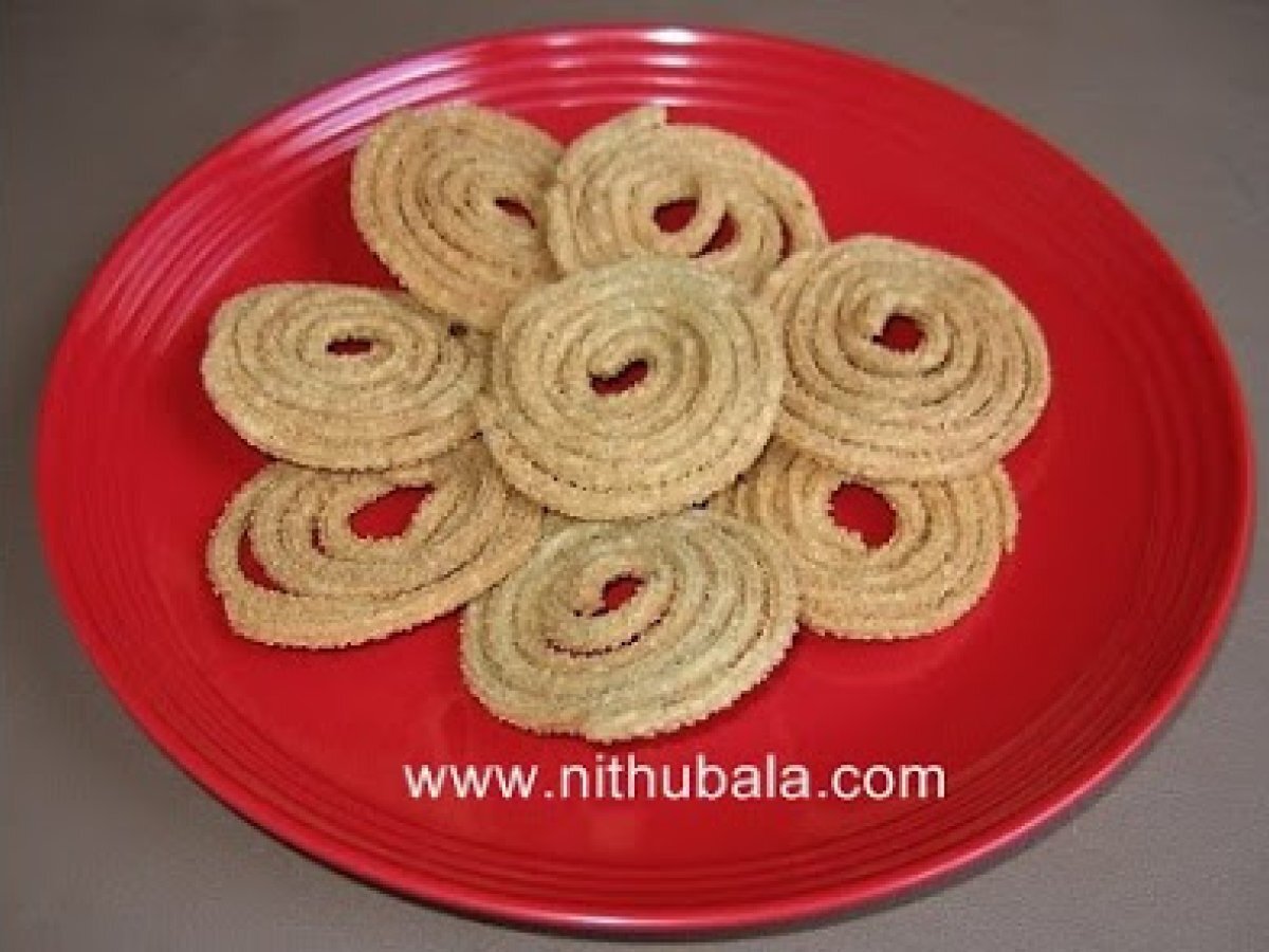 Thenkai Pal Mullu Murukku (Coconut Milk Murukku)