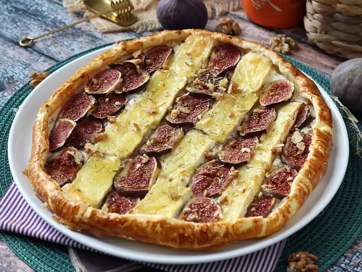 Thin-crust tart with figs, brie, and walnuts - photo 2
