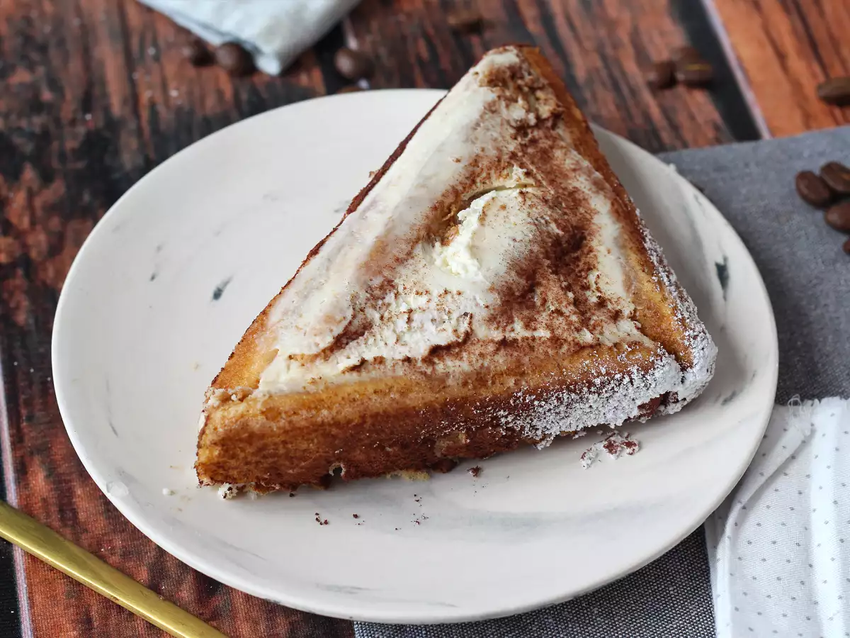 Tiramisu-Style Cabin-Shaped Yule Log Without a Mold, for Coffee Lovers - photo 2