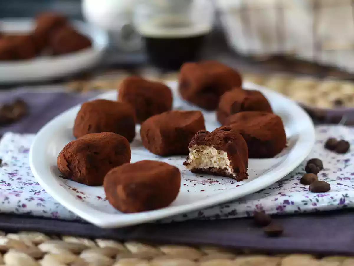 Tiramisu-style rochers, the italian dessert in mini portions perfect with coffee!