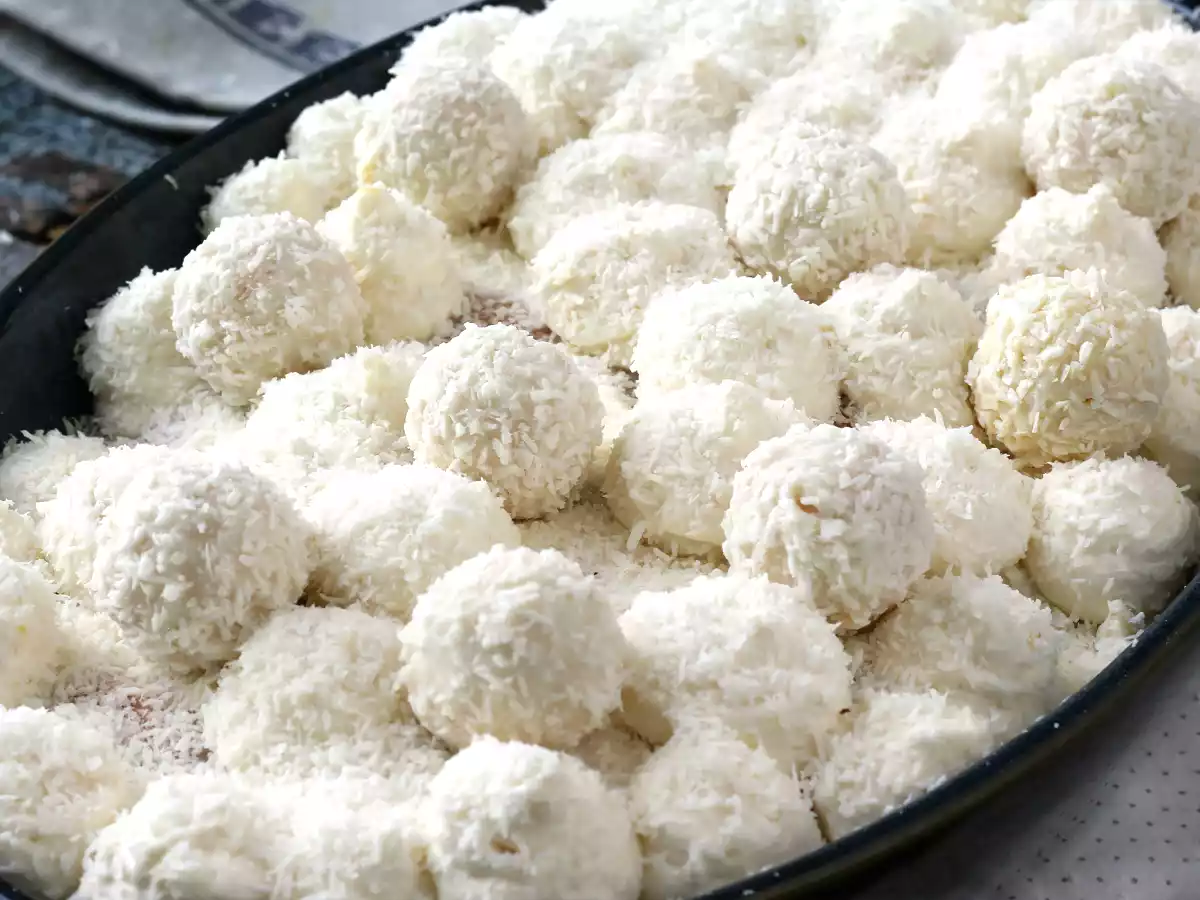 Tiramisu with raffaello, the best coconut dessert - photo 5