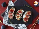 Toast with figs, goat cream cheese, honey and rosemary, photo 3