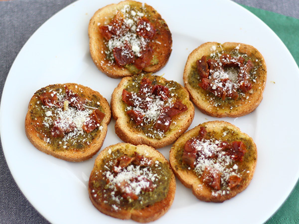 Toasts with pesto, parmesan and sun-dried tomatoes - photo 2