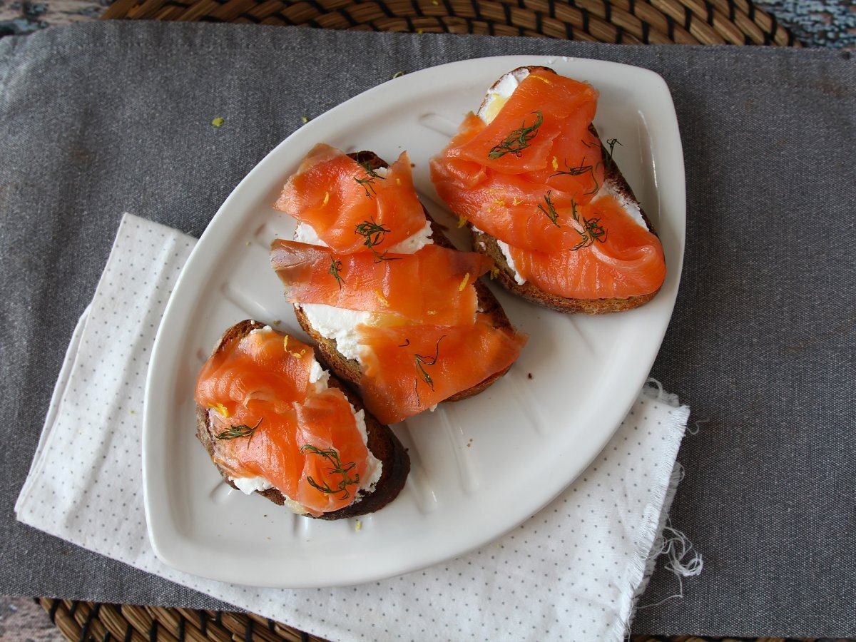 Toasts with smoked salmon and goatcheese - photo 2