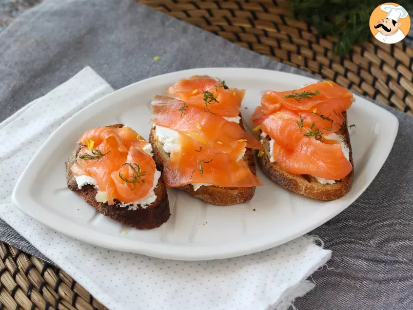 Toasts with smoked salmon and goatcheese, photo 4