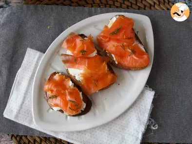 Toasts with smoked salmon and goatcheese, photo 2